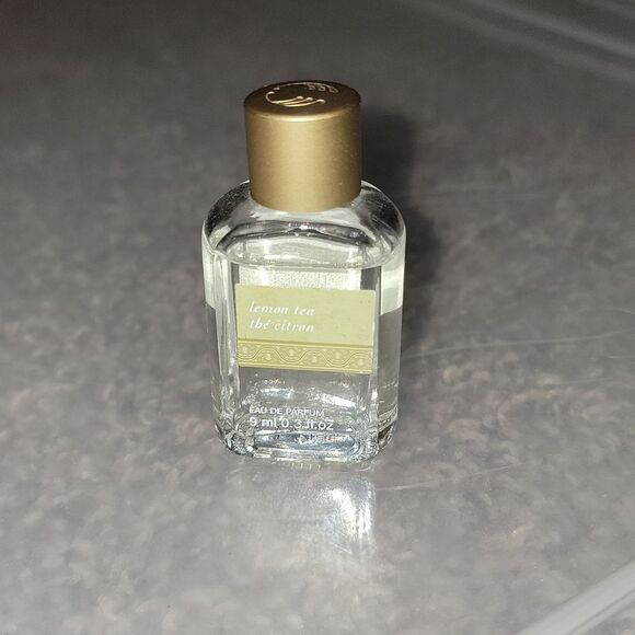 The Body Shop's Green Tea & Lemon Mini Travel Bottle Eau de Parfum 9ml Rare - Picture 2 of 5